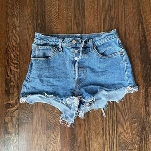 Classic Levi’s high waist shorts